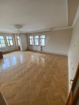 Nazif Gayrimenkul'den Hastane Cad Kiralık 3+1 Daire