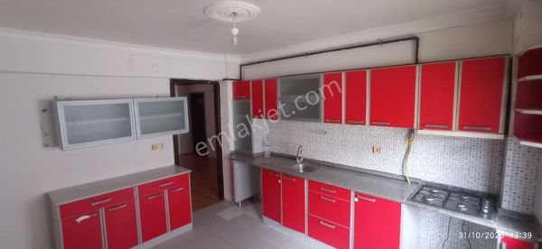 Güzelbahçe Merkezde Kapalı Mutfaklı Deniz Manzaralı 2+1 Daire Kiralık