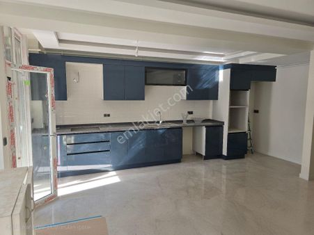 Aybars'tan İcadiye'de Yeni Binada Ara Kat 3+1 Satılık Daire