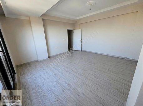 İnönü Mahallesi Asansörlü 4+1 Üst Dublex