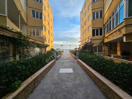 Büyükçekmece Kamiloba'da Denize Sıfır 2+1 Eşyalık Satılık Daire