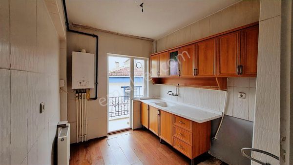 Bağlum Bulvar Arkasında 3. Katta Kredi İmkanı Olan 3+1 Satılık