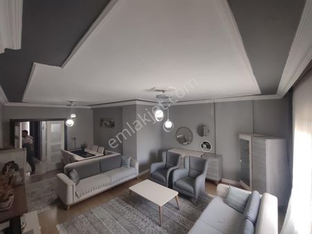 Edremit Cennetayağında 2+1 Daire İle Takaslı Geniş