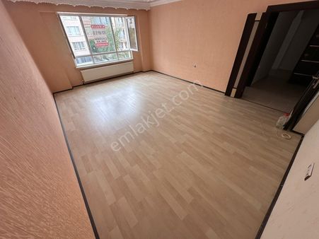Keçiören Bademlikte Asansörlü Ebeveyn Banyolu Orta Kat Kiralık 3+1 Geniş Daire