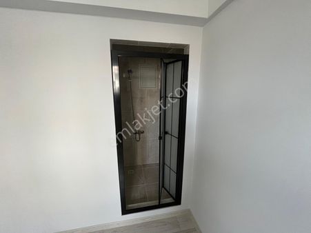 Mülk Emlak Ofisinden 2+1 100 M2 Sıfır Full Yapılı Oturuma Hazır Ön Cephe Daire..