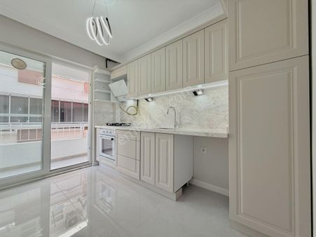 Parla'dan Lüks Tasarım Ön Cephe Ara Kat Satılık 3+1 Daire