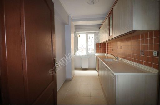 Başokur'dan Bahçelievler Siyavuşpaşa Genç Bina,da 2+1