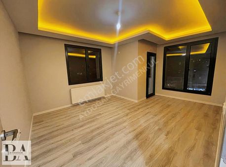 Aydoğan'dan Ebeveyn Banyolu Balkonlu Satılık Ara Kat 2+1 Daire