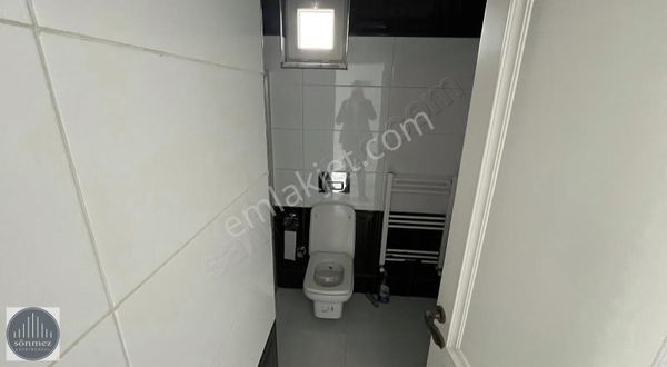 Sönmez'den Cumhuriyet Mah.prestij Beyaz Konak Evleri 1+1 Kiralık