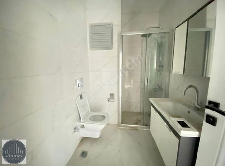Sönmez'den Akyazı Rus Pazarı Kavşağı Sıfır Kiralık Ofisler