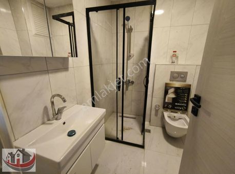 Güneyden Tülin Caddesinde 2+1.80m2 Y.giriş Karanlık Odasız Daire