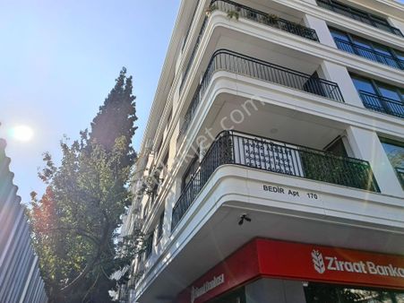 Bağdat Caddesi Üzerinde 4+1 Sıfır, Yüksek Tavan Dubleks Dairedir