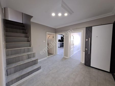 İlanın Yayınlanma Süresi Bitmiştir Küçükçekmece Atatürk Mah.satılık Dubleks Tadilatlı 4+1