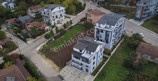 Döngel De Bahçeli Zemin 3+1