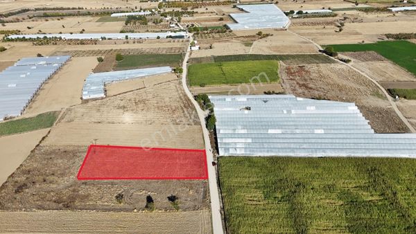 Korkuteli Yeşilyayla'da Satılık 2799m2 Tarla Elektrik Su Yol Var