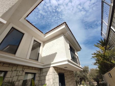 Kuşadası'nda Ultra Lüks 4+1 Ultra Lüks Özel Havuzlu Lla