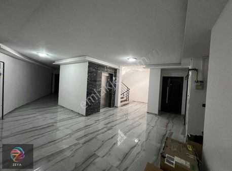 Yenicamii Mahallesinde 3+1 Büyük Daire