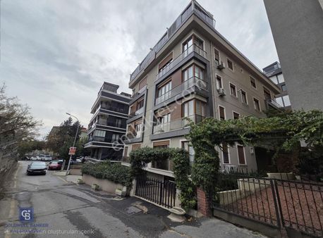 Acıbadem 'de Genç Binada Koru Manzaralı 2+1 Kiralık Daire