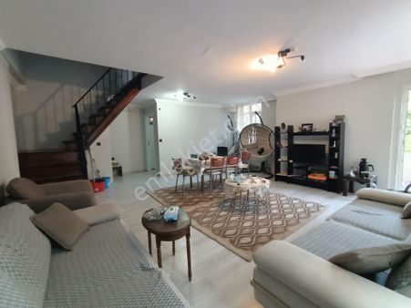 Körfez Mimarsinan Mahallesinde 3+1 Ebeveyn Banyolu Ara Dublex