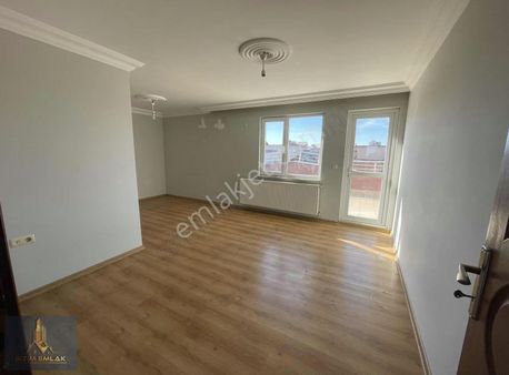 Temel Emlaktan Cadde Üzeri Dublex Teraslı Kiralık Daire