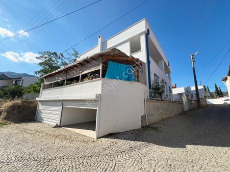 ▓tek Yetkili▓ Jet'ten Güre'de Kapalı Otoparklı Bahçeli 3+1 Villa