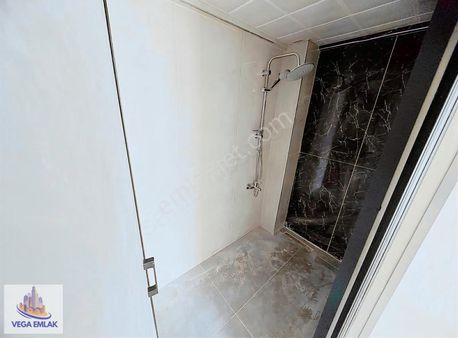 Vega Emlaktan Güneşevler Sınırı Caddede Sıfır 3+1 Site Dairesi