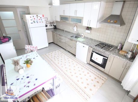Vega Emlak'tan Güneşevlerde 3+1 130m2 Full Yapılı Ön Cephe Daire