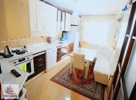 Vega Emlaktan Ayın Fırsat Dairesi 3+1 İçi Yapılı Altı Daireli