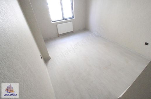 Vega Emlaktan Aydınlıkevler Altınpark Yakını Sıfır Katta Daire