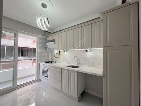 💥 Güç Gayrimenkul'den Akçay'da Ön Cephe Ara Kat Full Yapılı Kombili Satılık 3+1 Daire