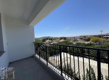 Ata Yapıdan Cadde Üzeri Kiralık 4+1 Dublex