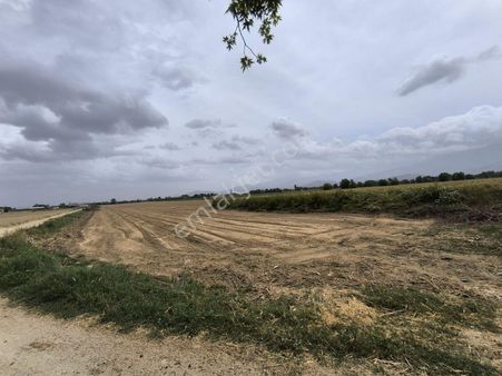 Kaçmaz Emlaktan Kireli Altında Satılık Tarla