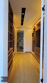 Çeşme'de Tam Müstakil Tripleks Lüks Villa