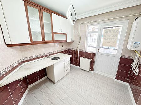 Keçiören Kanuni Mah 3+1 Giriş Katta Cad Yakın Daire