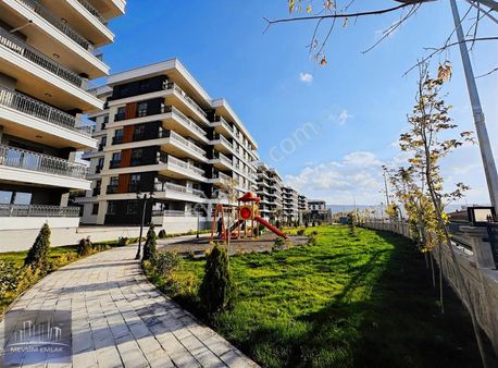 Mevsim Emlaktan Göl Manzaralı 3+1 Lüx Daire