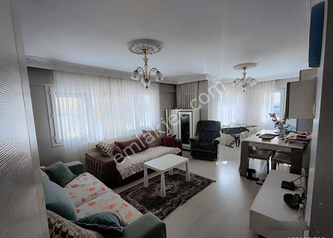 Ekonomi Üniversitesi Yakını Asansörlü Lüks Yapılı Arakat Daire