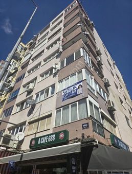 Üçkuyular Da Satılık Cadde Üstü Bakımlı 3+1 Daire