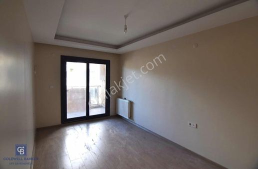 Küçükçiğli Mah Kiralık Geniş Salon Ve Teraslı 2+1 Daire