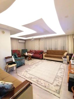 Kıbrıs Şehitler Kuşpınar Mahallesinde İçi Komple Yenilenmi Harika Geniş Daire 2.400.000 Tl