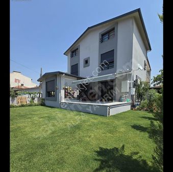 Denizli Merkezefendi’de 270m2 4+1 2 Katlı Acil Satılık Villa