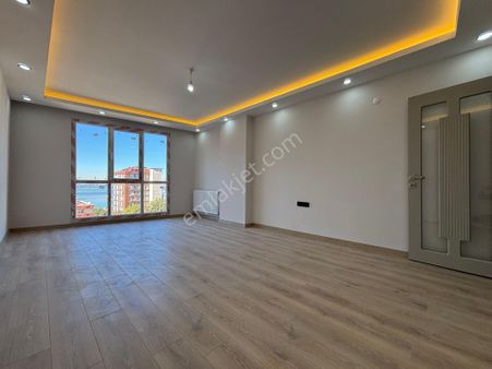 Cumhuriyet Mahallesinde 2+1 Lüks Daire