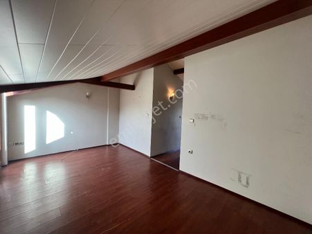 Küçükçekmece Halkalı İstasyon Mah. 4+1 Satılık Tripleks Villa