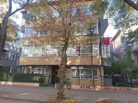 Bahçelievler'de 3+1 Ara Katta, Ön Cephe, Kapalı Balkonlu