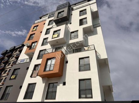 Real Center\\buca Metro Karşısı Arakat Balkonlu Sıfır 1+1