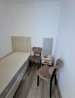 Ilıca'da Havuzlu 2+1 Kısmi Eşyalı Kiralık Daire