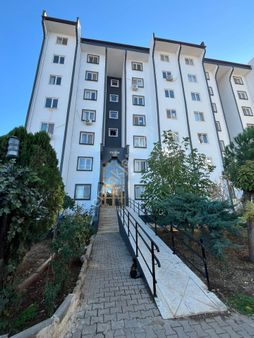 Üniversite Karşısı Ayrı Mutfak 2+1 Asansörlü Çok Uygun Daire