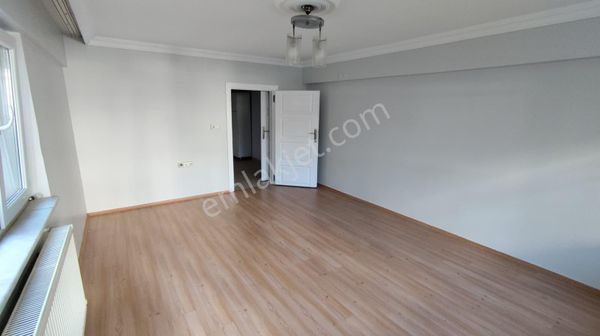 Yahyalar Çeşme Meydanında Bahçeli Geniş Kiralık 2+1 Daire