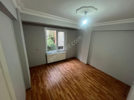 Toyap İnştan Uğur Mumcuda Tramvaya Ve Caddeye Komşu Temiz Daire