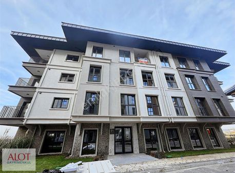 Üsküdar Mehmet Akif Ersoy Cad. Emlak Konut 2+1 Dubleks