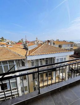 Sarıyer Büyükdere'de Caddeye Yakın Kiralık Daire